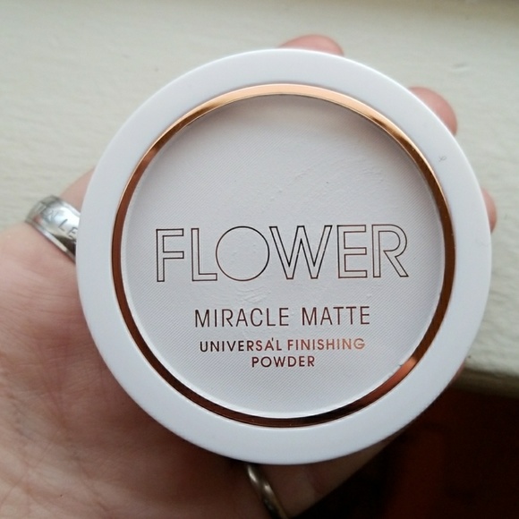 Other - Flower Miracle Matte Finishing Powder